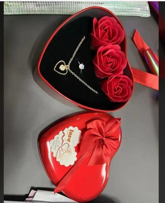 Floweraura Sparkling Love Adornments Jewelry & Artificial Flower in Heart Red Box Valentine's Gift bqu5q7-dm